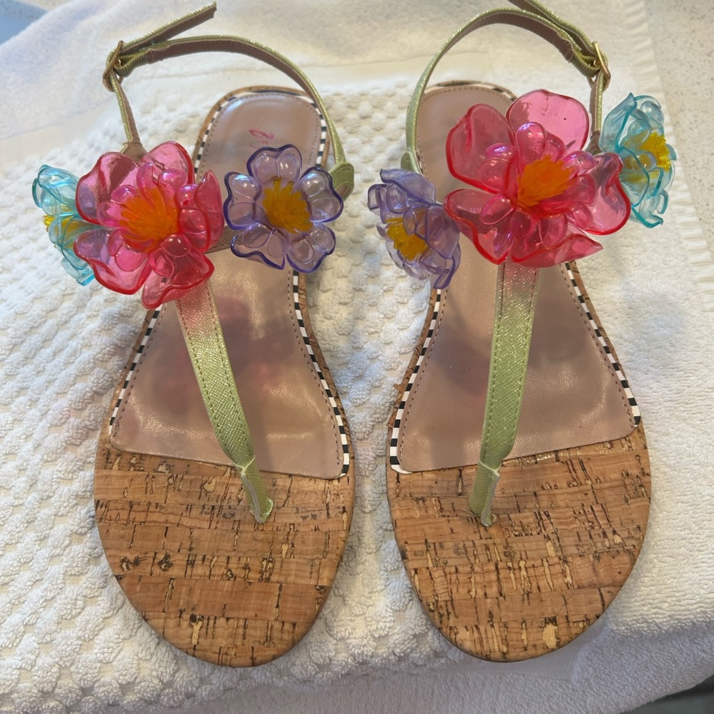 NWOT Betsy Johnson Havana’s green Floral Cork Sandals with Colorful Flowers